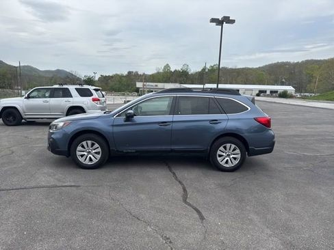 Used 2018 Subaru Outback 2.5i Premium AWD/4WD image 5