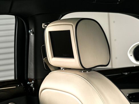 Used 2013 Bentley Mulsanne w/ Premiere Specification Pkg image 33