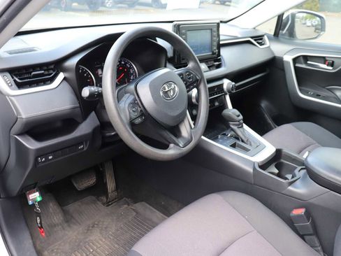 Used 2019 Toyota RAV4 XLE FWD image 10