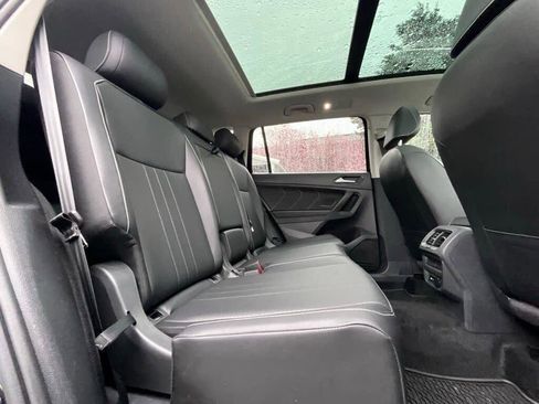 Used 2022 Volkswagen Tiguan SE image 14