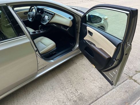 Used 2015 Toyota Avalon XLE image 17