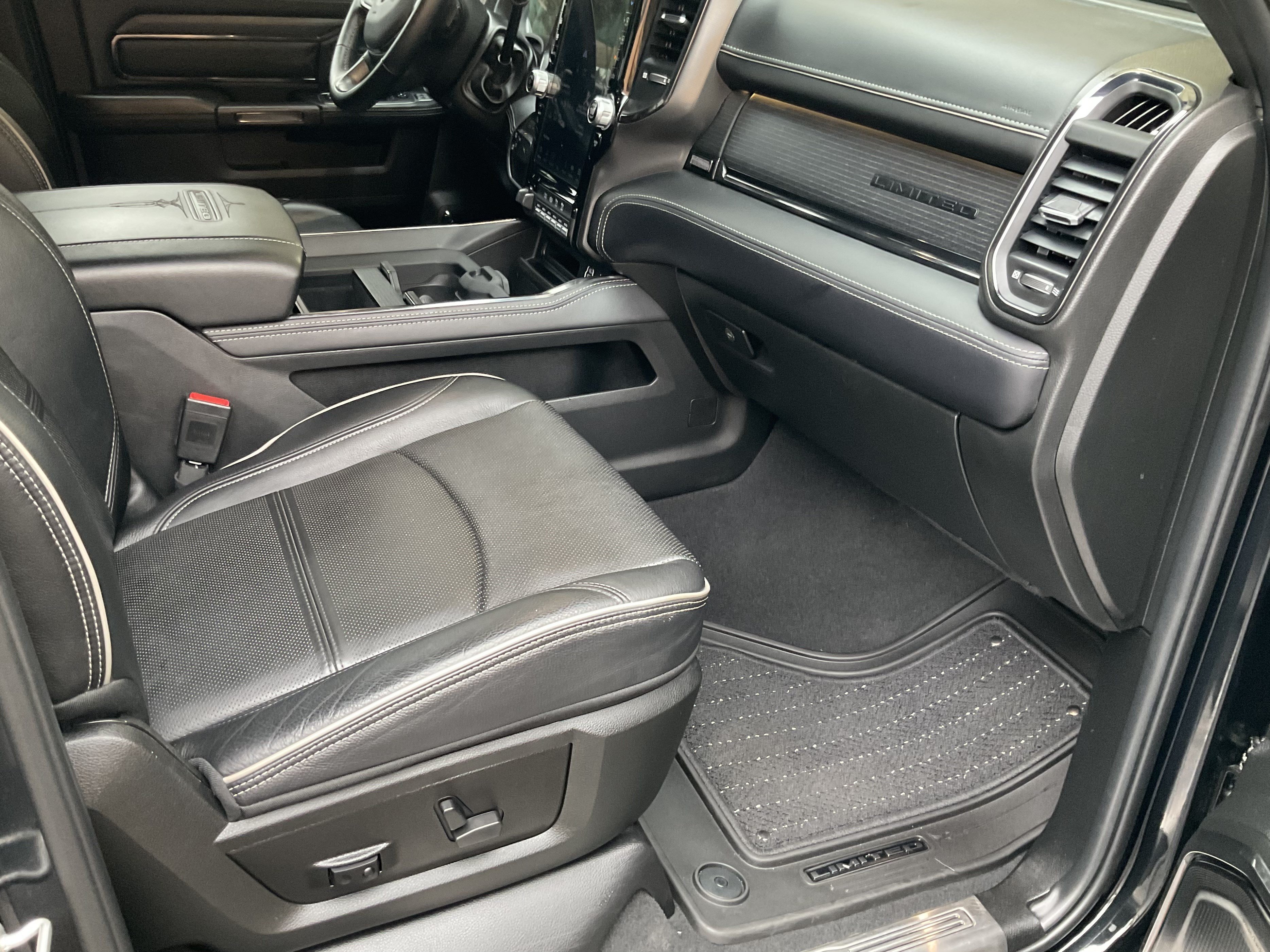 Used 2024 RAM 2500 Limited AWD/4WD image 28