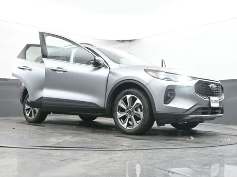 Used 2024 Ford Escape Platinum image 68