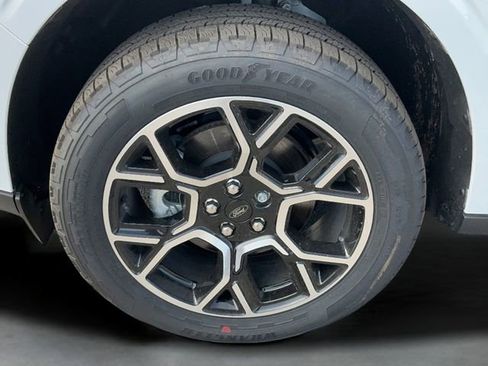 New 2025 Ford Maverick Lariat w/ 4K Tow Package image 11