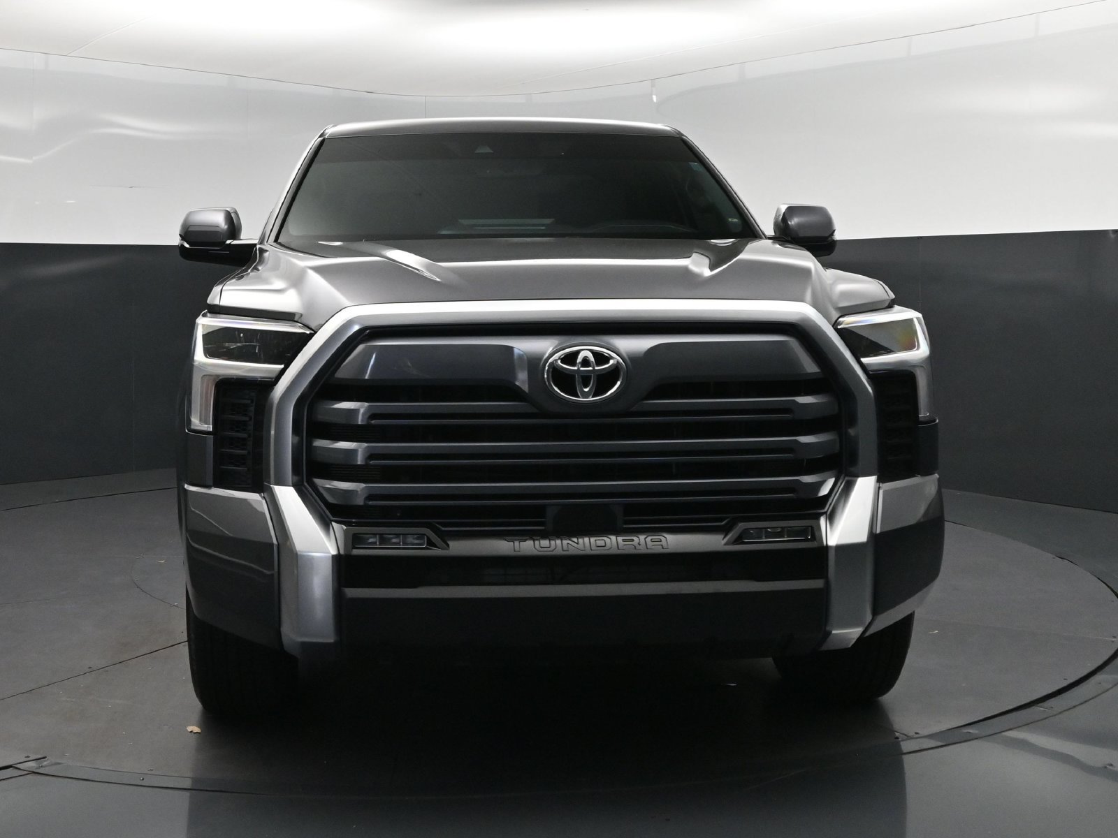 Used 2026 Toyota Tundra Limited w/ Power Package AWD/4WD image 10