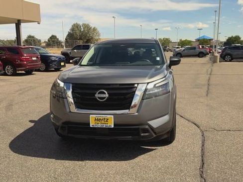 Used 2024 Nissan Pathfinder S AWD/4WD image 3