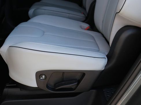 Used 2025 Hyundai Palisade SEL FWD image 14
