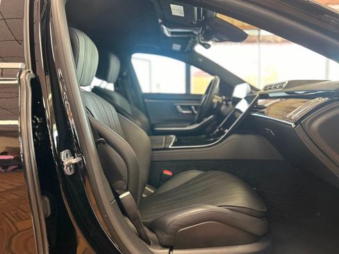 Used 2022 Mercedes-Benz S 580 4MATIC Sedan w/ AMG Line Package image 20