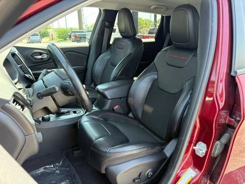 Used 2020 Jeep Cherokee Trailhawk w/ Cold Weather Group AWD/4WD image 20