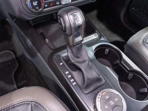 Used 2025 Ford Bronco Outer Banks AWD/4WD image 22