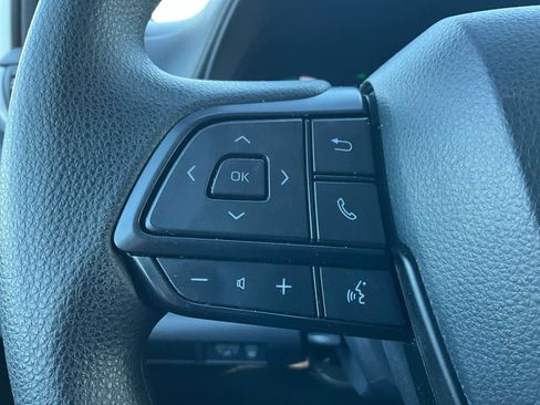 Used 2025 Toyota Sienna LE image 23