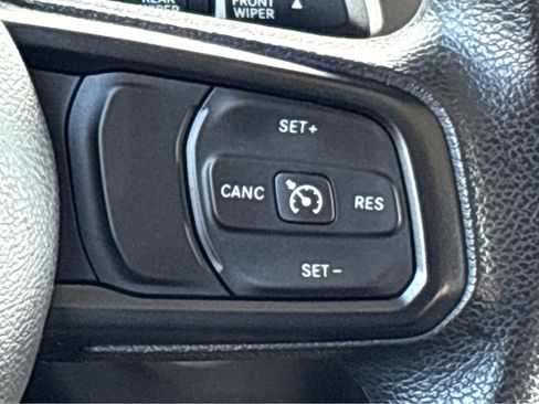 Used 2018 Jeep Wrangler Unlimited Sport image 13