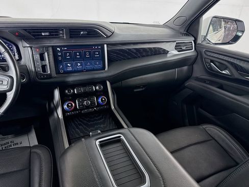 Used 2022 GMC Yukon Denali image 25