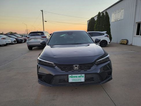 Used 2024 Honda Civic Sport image 2