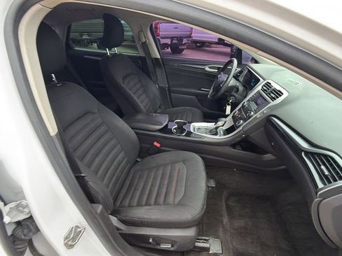 Used 2015 Ford Fusion SE w/ Equipment Group 201A image 11