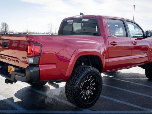 Used 2019 Toyota Tacoma SR5 image 15