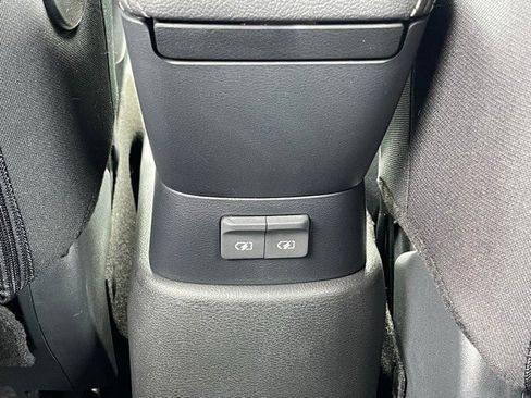 New 2025 Nissan Kicks Play S image 15