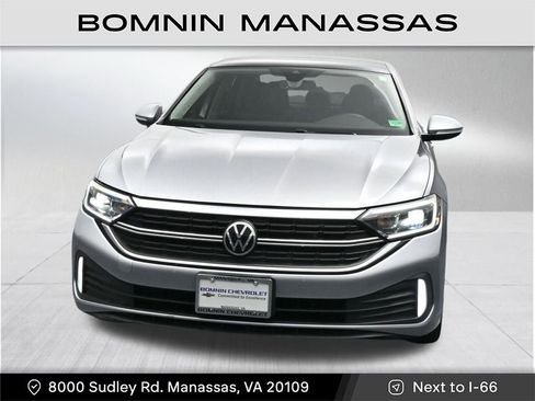 Used 2023 Volkswagen Jetta SEL image 8