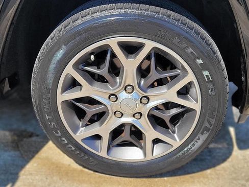 Used 2020 Jeep Grand Cherokee Overland image 20