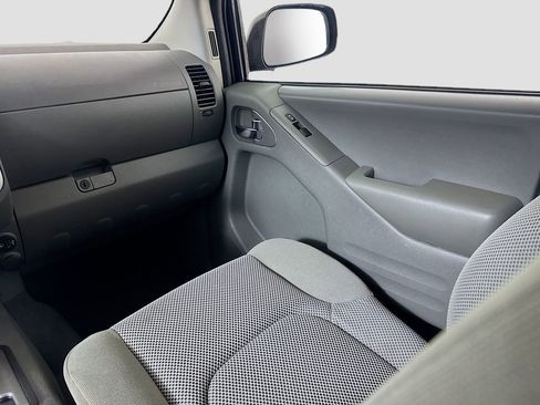 Used 2019 Nissan Frontier SV image 17