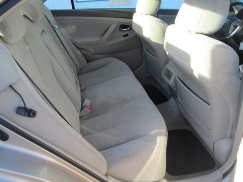 Used 2009 Toyota Camry LE image 11
