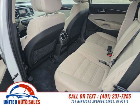 Used 2016 Kia Sorento LX w/ LX Convenience Package image 10