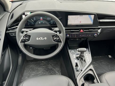 New 2025 Kia Niro EX image 22