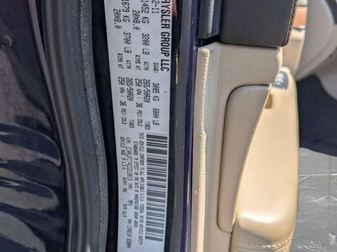 Used 2012 Jeep Grand Cherokee Overland AWD/4WD image 32