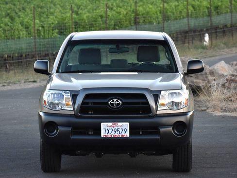 Used 2005 Toyota Tacoma 2WD Regular Cab image 4