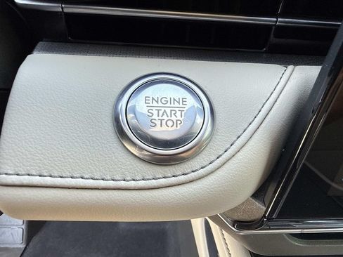 Certified 2025 Lincoln Nautilus Premier AWD/4WD image 29