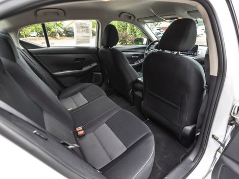 Used 2024 Nissan Sentra SV FWD image 28