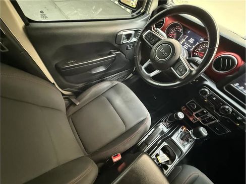 Used 2020 Jeep Gladiator Rubicon w/ Trailer Tow Package image 9