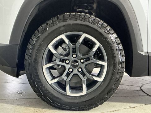 New 2026 Chevrolet Equinox ACTIV w/ Convenience Package III AWD/4WD image 13