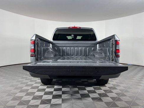 Used 2024 Nissan Frontier SV image 40