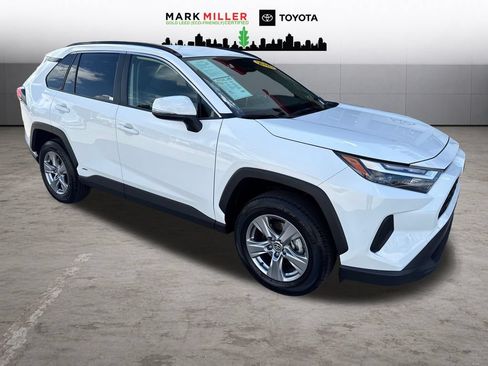 Certified 2025 Toyota RAV4 XLE AWD/4WD image 8