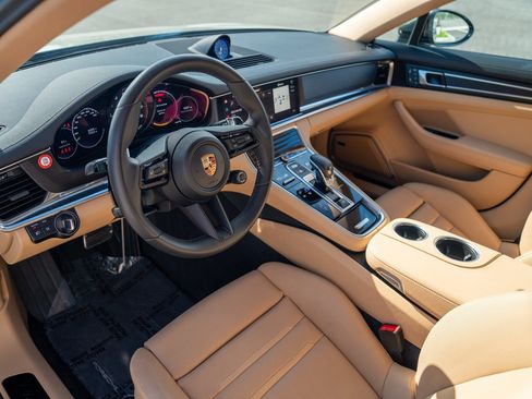 Certified 2023 Porsche Panamera 4 AWD/4WD image 5