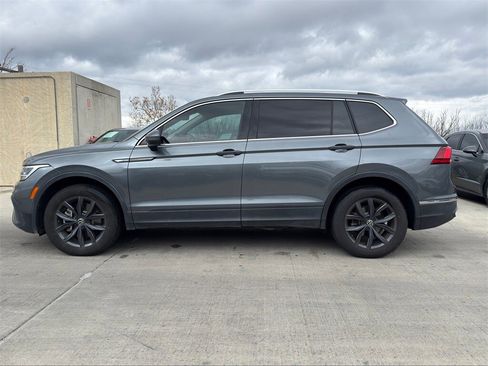 Used 2023 Volkswagen Tiguan SE image 5