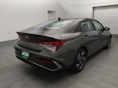 Used 2025 Hyundai Elantra Sport FWD image 9