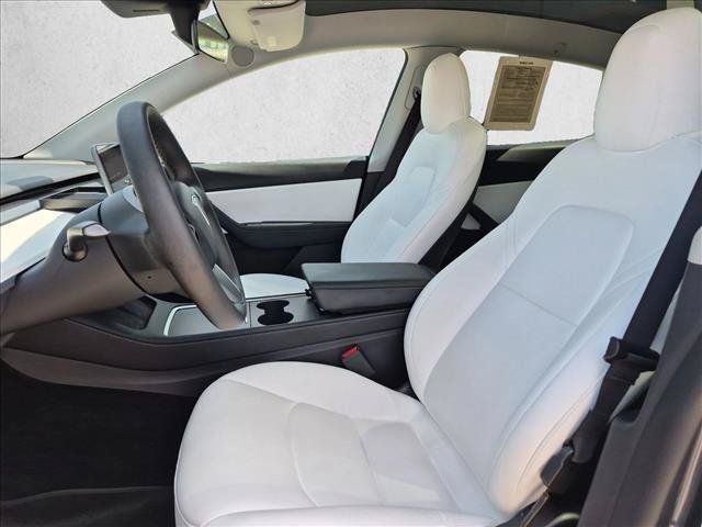 Used 2022 Tesla Model Y Performance AWD/4WD image 17