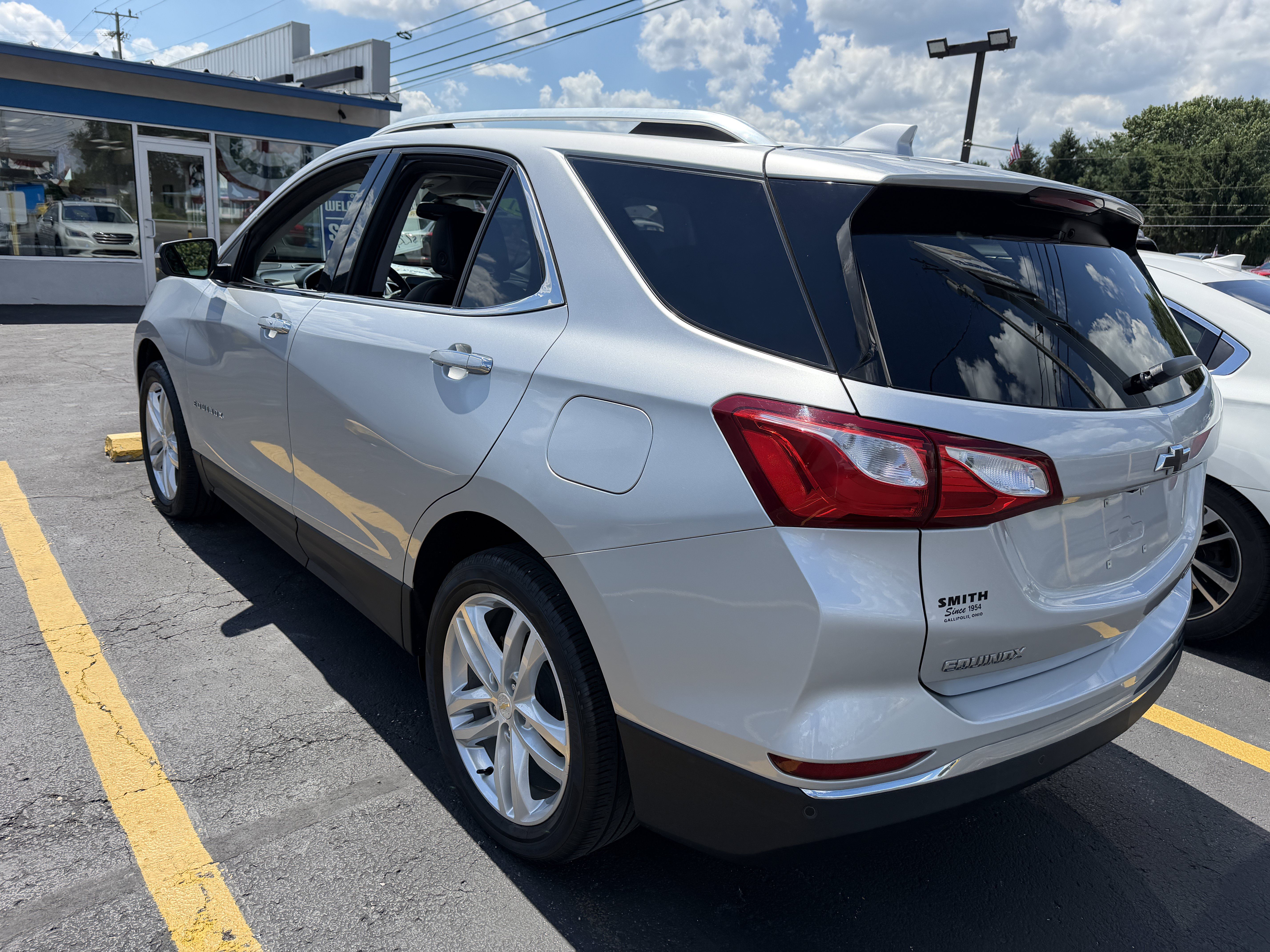 Used 2021 Chevrolet Equinox Premier AWD/4WD image 4