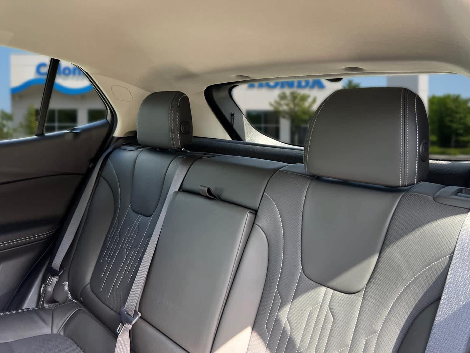 Used 2024 Buick Encore GX Avenir w/ Avenir Technology Package AWD/4WD image 27