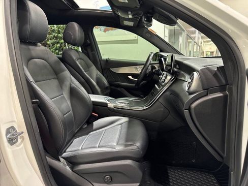 Used 2020 Mercedes-Benz GLC 300 4MATIC image 55