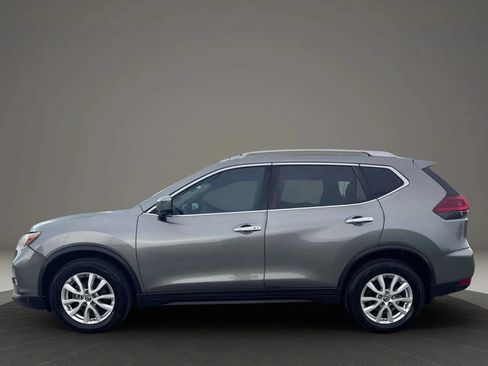 Used 2018 Nissan Rogue SV w/ Premium Package FWD image 4