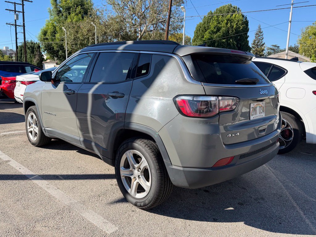 Used 2024 Jeep Compass Latitude AWD/4WD image 2