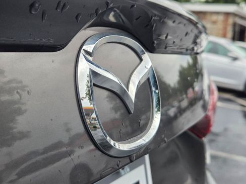 Used 2017 MAZDA MAZDA3 Grand Touring w/ Premium Equipment Package FWD image 9