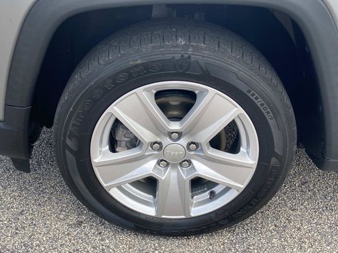 Certified 2022 Jeep Compass Latitude w/ Convenience Group image 14