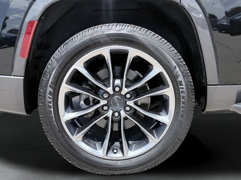 Used 2022 Jeep Wagoneer Series II w/ Premium Group I image 10