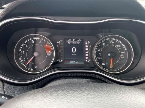 Used 2019 Jeep Cherokee Latitude Plus w/ Comfort/Convenience Group image 22