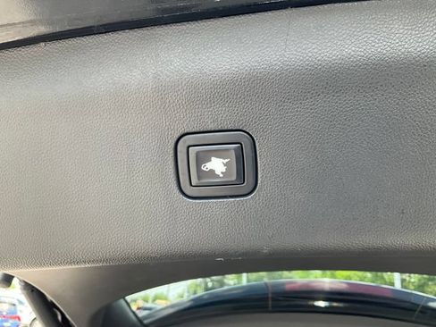 Used 2022 Buick Enclave Essence w/ LPO, Floor Liner Package AWD/4WD image 19