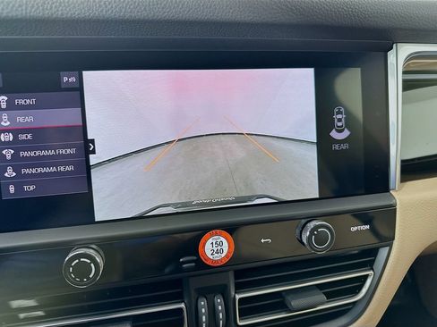 Certified 2026 Porsche Macan AWD/4WD image 17
